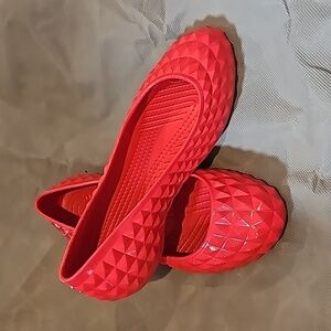 Fashionable Summer Crocs Red Slip On Women’s Shoes Size 8